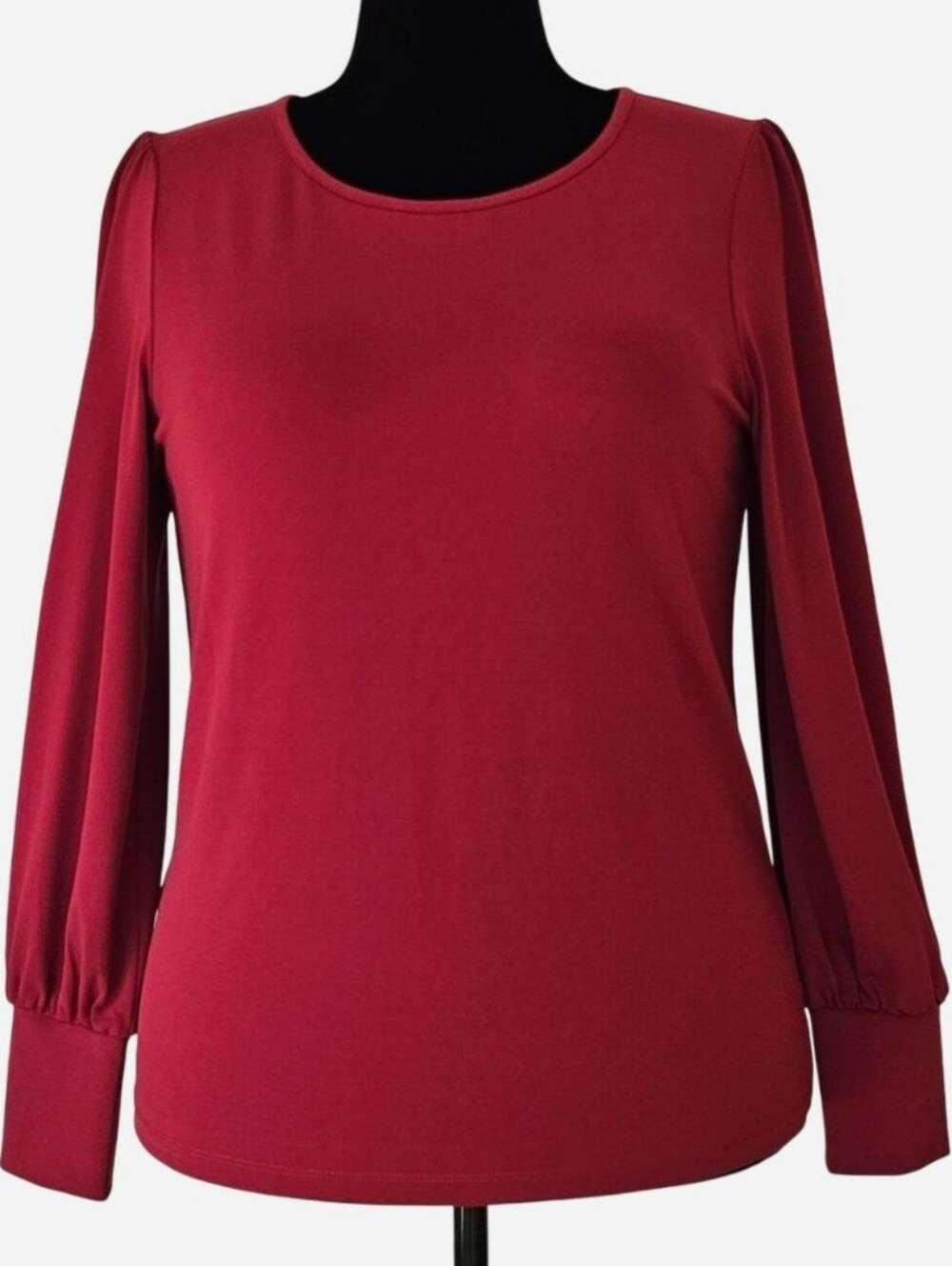 TAHARI Women's Crimson Long Sleeve Crewneck Top. Size L‎